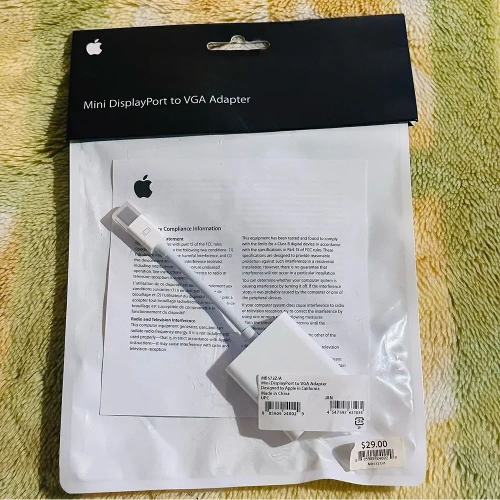 Apple White DisplayPort to VGA Adapter
